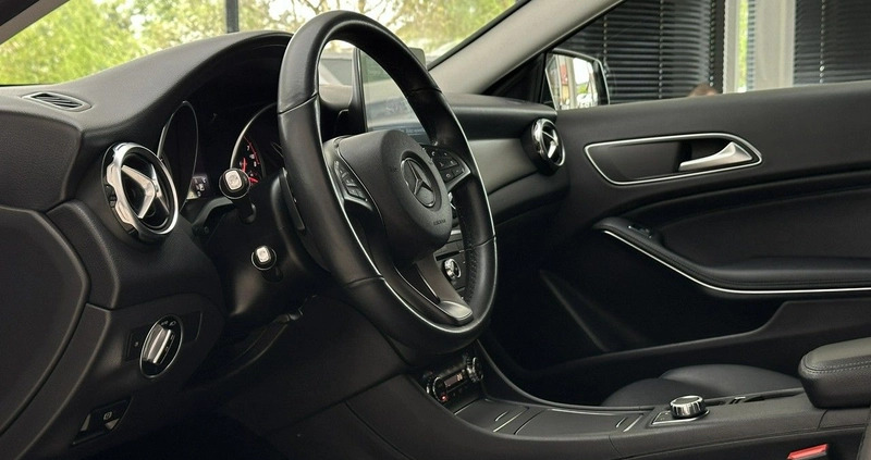 Mercedes-Benz GLA cena 102500 przebieg: 120339, rok produkcji 2019 z Skierniewice małe 742